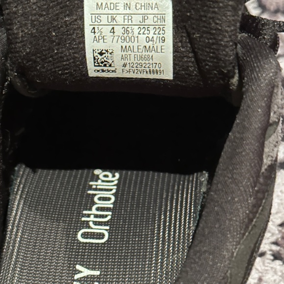 yeezy 700 Vanta black - Picture 3 of 6